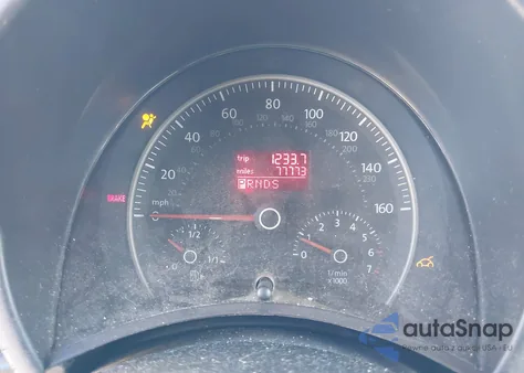 2008 Volkswagen New Beetle Se z USA, uszkodzony, nr VIN 3VWRF31Y18M401719